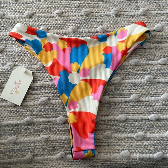 Aurelle Multicolor Floral Bikini Top NWT - Picture 5 of 5